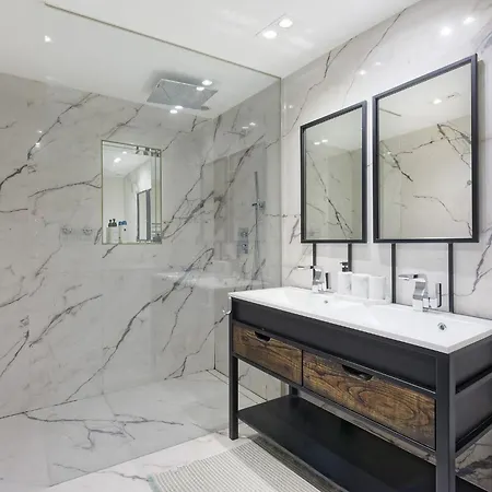 Exclusive Amsterdam Stay Modern Luxury & Comfort